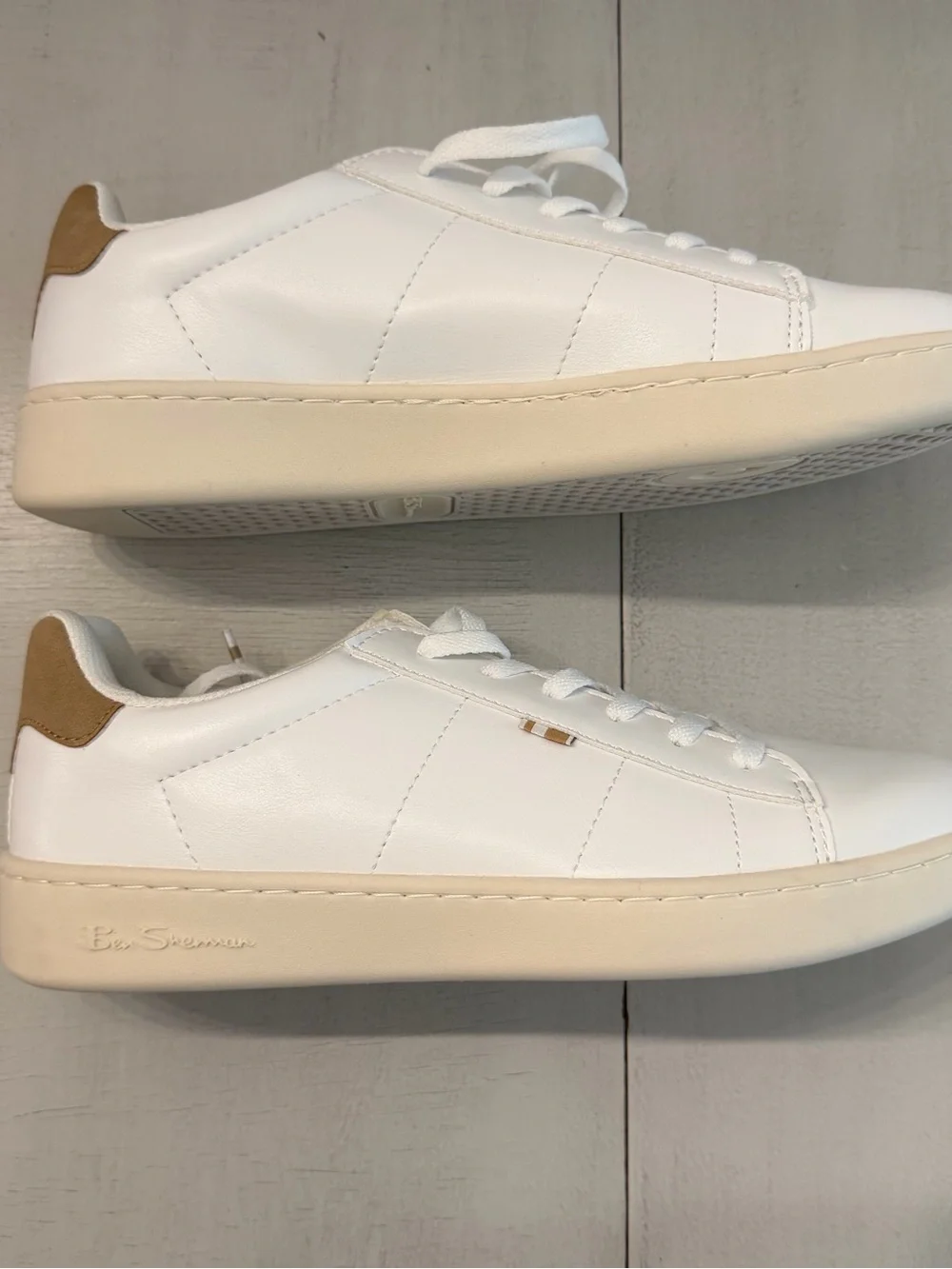 The Original Ben Sherman Men’s Hampton Low Court White & Tan Shoes Sz 9 NWOT